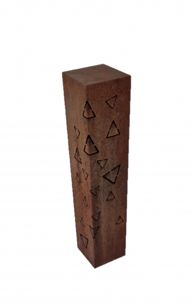 Edelrost Säule geometrische Dreiecke